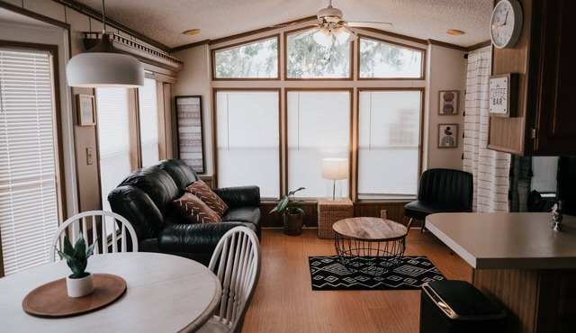 Chic Cottage 15 min from Magic Kingdom, lots of amentities!