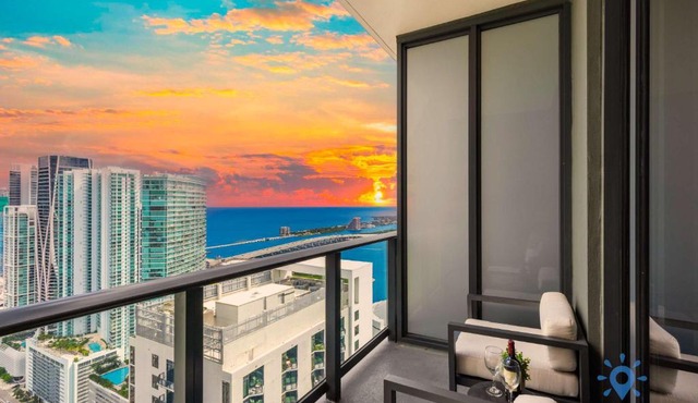 Chic Downtown - City Views Gym & Pool