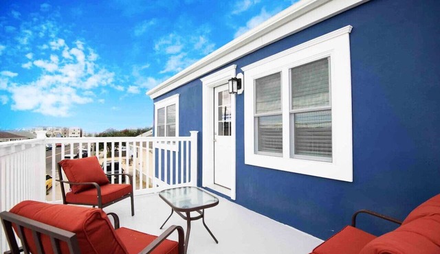 Chic place 180ft to beach, parking