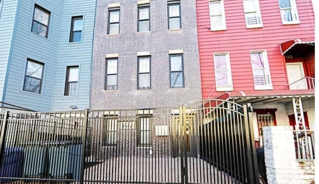 Classic & Comfortable Stay in Brooklyn: