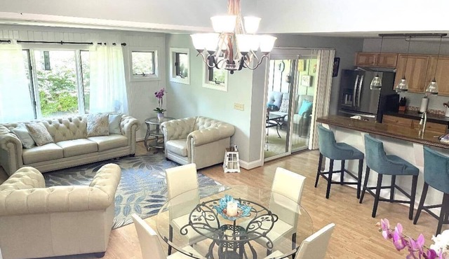 Clean, spacious Townhome with GREAT location close to many attractions! in Clyde