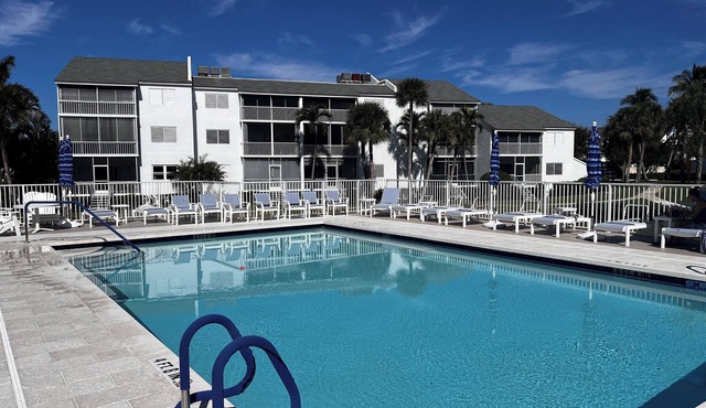 Coastal Comfort, 2BR Hutchinson Island Getaway by the Beach