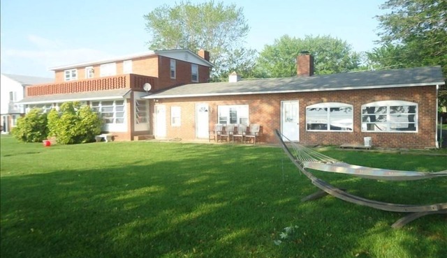 Comfortable 5 Bedroom Waterfront Home on Chesapeake Bay