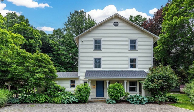 Comfy historic 4 bed/4.5 bath home with stunning kitchen & sauna in pastoral NY