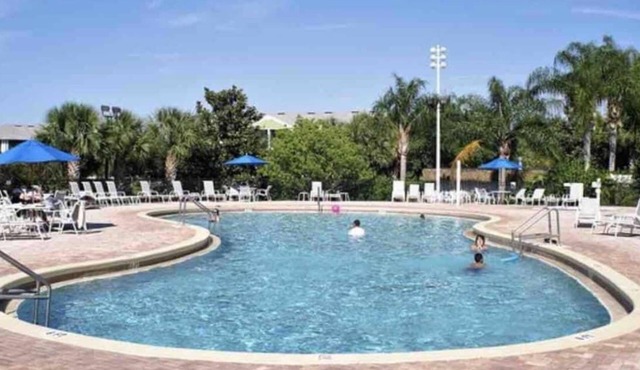 Condo w/4 pools & lakefront beach at Bahama Bay