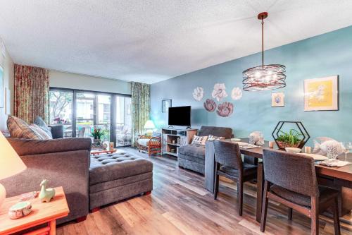 Condo w/Patio & Resort Amenities in Fort Pierce!