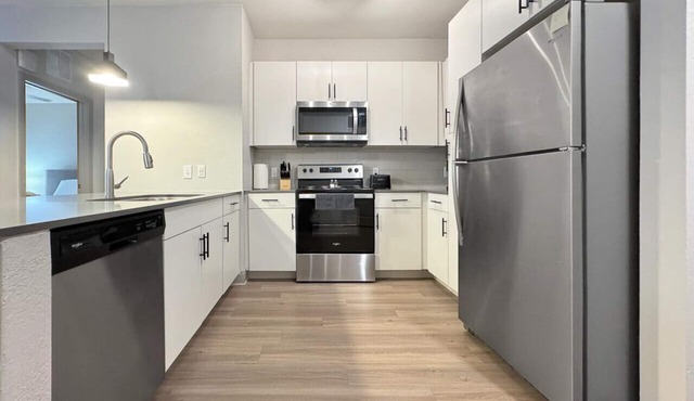 Convenient 2 BR Central Tampa, Minutes to Downtown