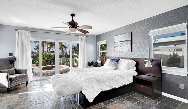 Coquina Paradise: waterfront, pool, hot tub, boat dock and lift
