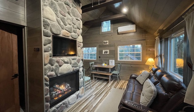 Cottage “7th Lake" Two Bedroom Cottage at The Lakes