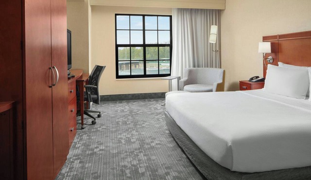 Courtyard by Marriott Aberdeen at Ripken Stadium in Aberdeen