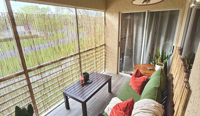 Cozy 1-bedroom condo with free golf and pickleball in a central location