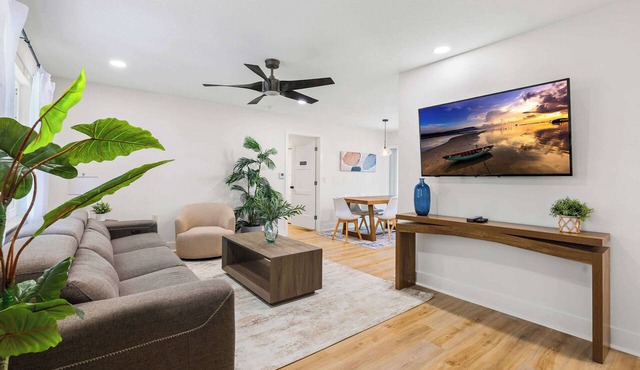 Cozy 3BR Ridge Manor Retreat