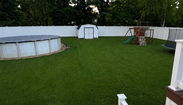 Cozy 4-bedroom house w/pool in East Brunswick