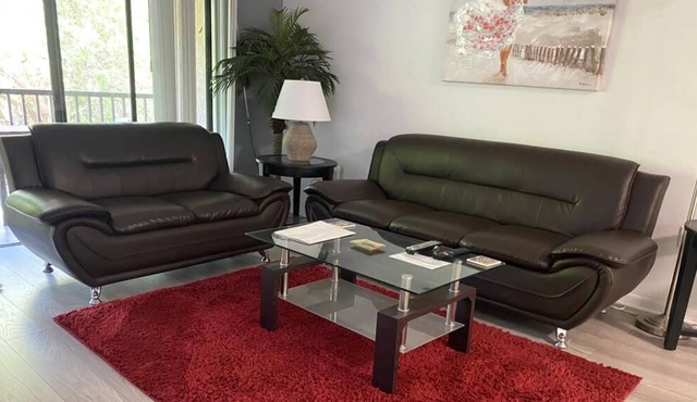 Cozy Apartment Located in Prime Location