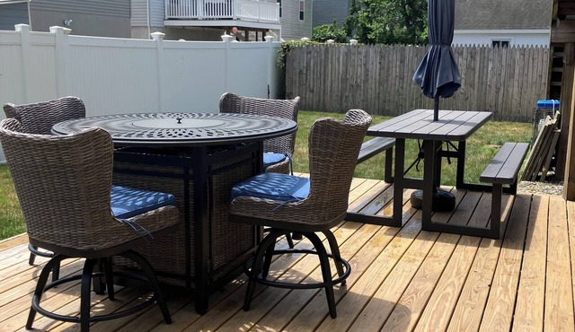 Cozy Bayside Retreat - King Bed - Fire Pit - Minutes to Sandy Hook & NYC Ferry