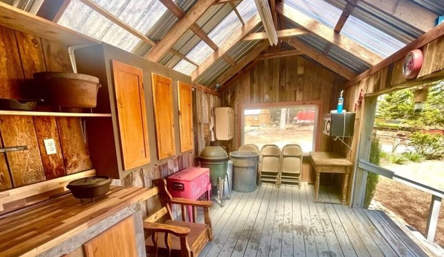 Cozy Cub Hideaway