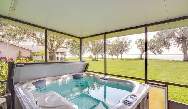 Cozy Frostproof Escape w/Private Hot Tub!