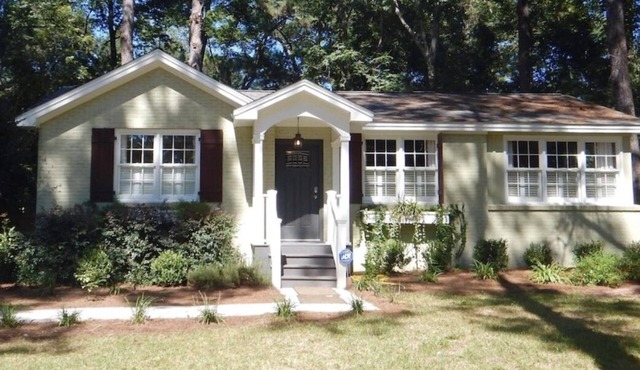 Cozy Home in prestigious downtown Beaufort neighborhood! Large Fenced Yard!