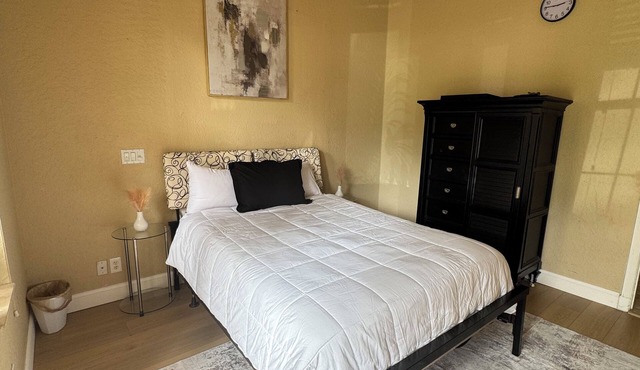 Cozy & Modern 1-bedroom/1-bathroom with Private Entrance in West Palm Beach