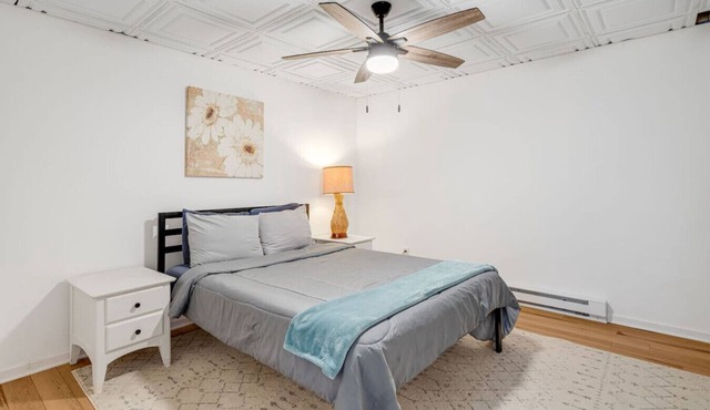 Cozy Mountain Stay, 5 Minutes to Downtown, and Hiking!