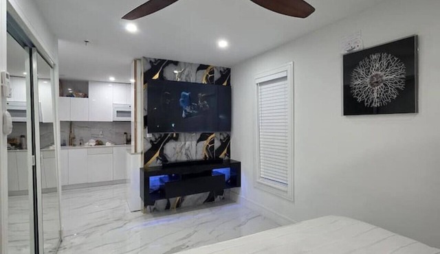 Cozy Queen Retreat | Near Sawgrass & Beach