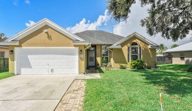 Cozy Quiet 3 BR 2 BA Near I-95!
