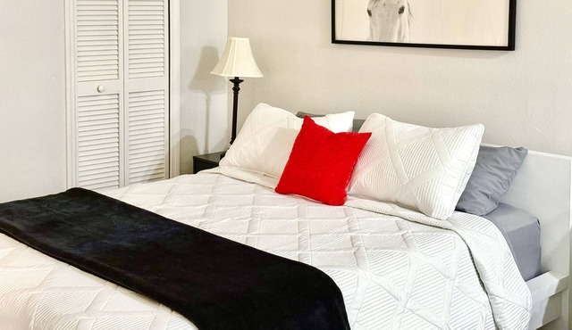 Cozy studio in resort-style community in Davenport, near Disney, shops & dining