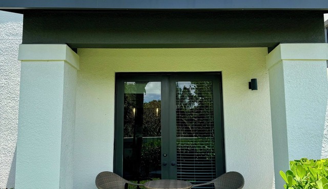 Cozy Townhome in Paradise , 5 mins to the beach.