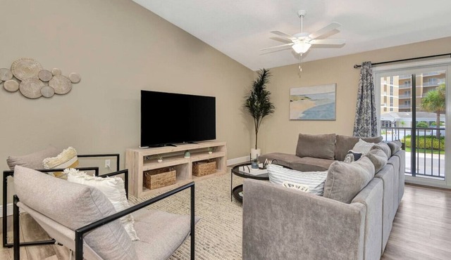 Daytona Getaway,Walk to Beach,Game Room,Parking,AC
