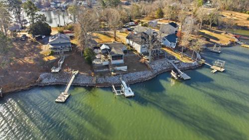 Deep Water Stays on Lake Murray