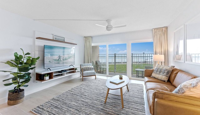 Direct Oceanfront Bliss: Ground-Floor Condo with Heated Pool & Private Beach Access 🌊☀️