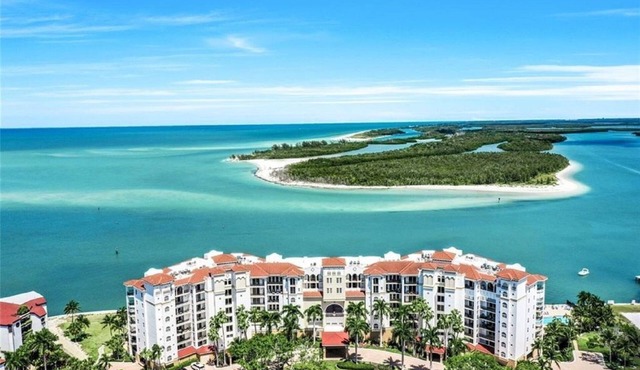 Dolphin Paradise on the Isles of Capri FL near Marco Island and Naples