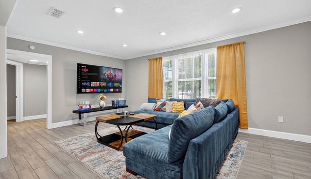 Duval Den/3BR & Backyard/15 Mins to Downtown JAX in Jacksonville