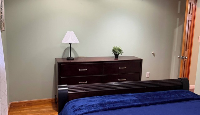 Enjoyable 3-bedroom apartment with AC in charming West Orange
