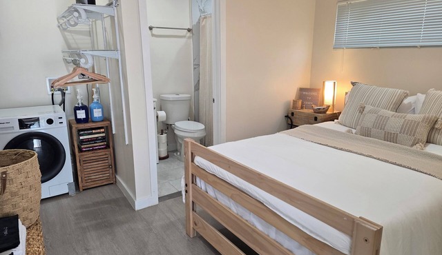 Entire guesthouse in Westshore, Tampa