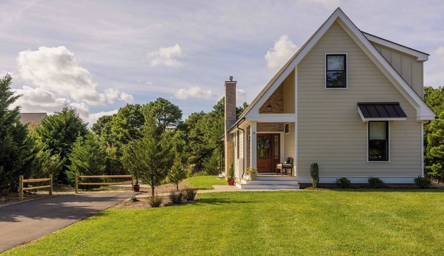 Exclusive Lakefront Retreat | Cottage at Haven