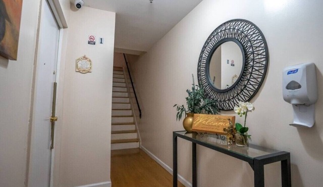 Executive 3 Bedroom Suite Bronx near Hospitals & Manhattan,