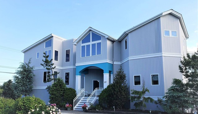 Fabulous 6-bedroom house with Pool in Loveladies LBI