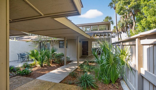 Fairway One 6953- Wonderful 3 BR/3.5 BA Ground Floor Flat with Golf Views in Hilton Head Island
