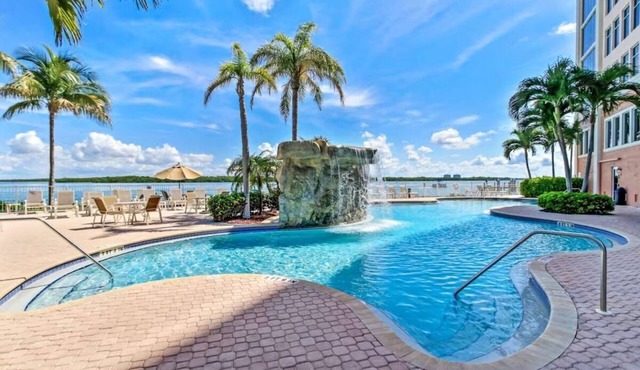 Family Friendly Gulf Stay w/Pool & Parking Near Island Hopping Routes | 4 Units
