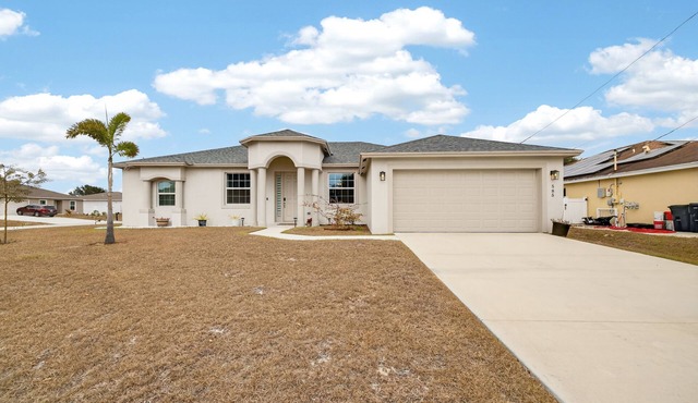 Family-Friendly PSL Vacation Home Near Clover Park & Beaches