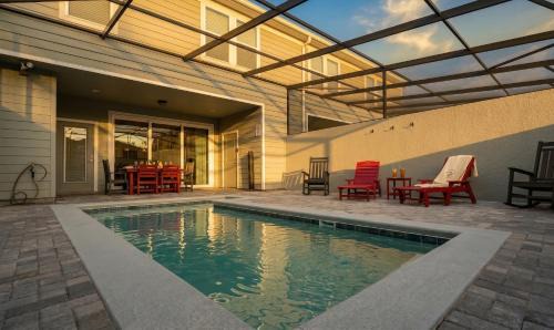 Family-Friendly 5BR with BBQ & Resort Perks