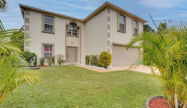 Family Gem in Port St Lucie w/Backyard & Pool!