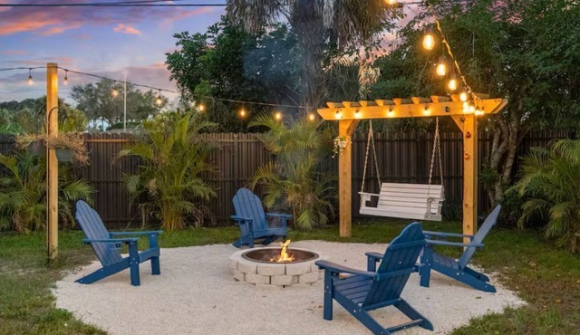 Family & Pet Oasis King Bed, Crib & Fire Pit