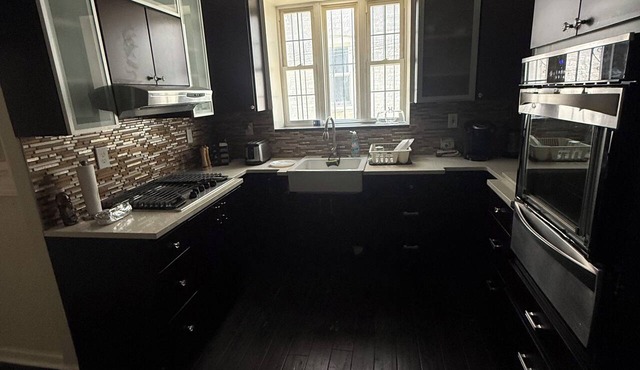 Fantastic 2BR Main Floor Unit in Residential Brooklyn Semi-attached Townhome