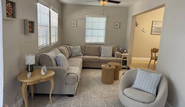 FIFA - Cozy 3b/2b retreat blends convenience with a quiet, private setting