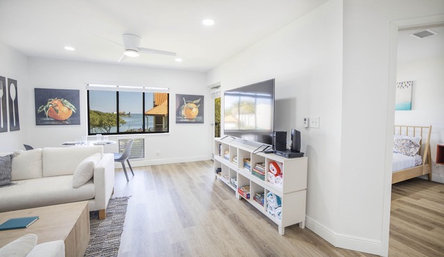Five star Remodel On Bay, Close to Beach, Discount for Monthly stays