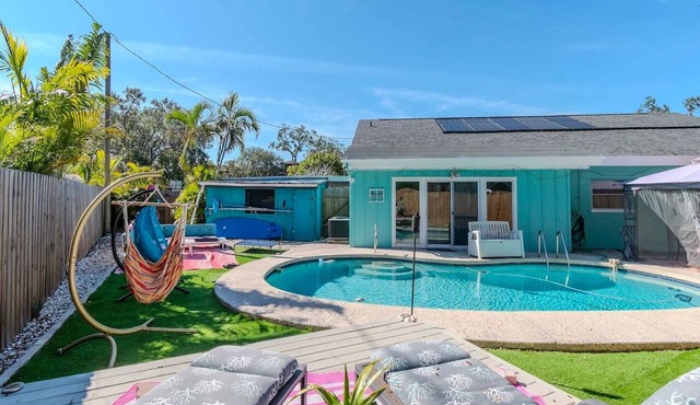 Flamingo Paradise | Game Room Heated Pool