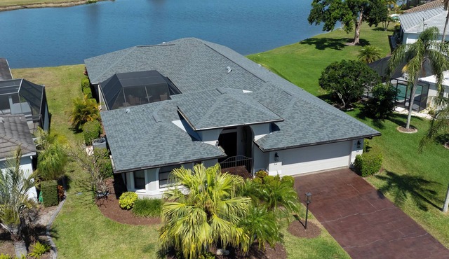 Florida country club home, short drive to beaches, theme parks & golf