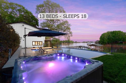 Fox Run w/Heated Pool & Optional Boat Rental in Westport